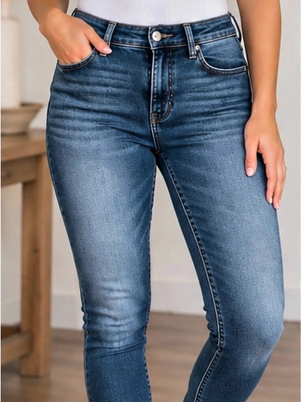 16” w Calvin Klein Jeans High-Rise Skinny Jeans Size 6/28 Medium Wash